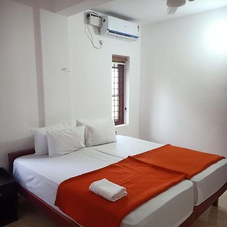 Grace Mary Residency Hotell Nedumbassery Exteriör bild