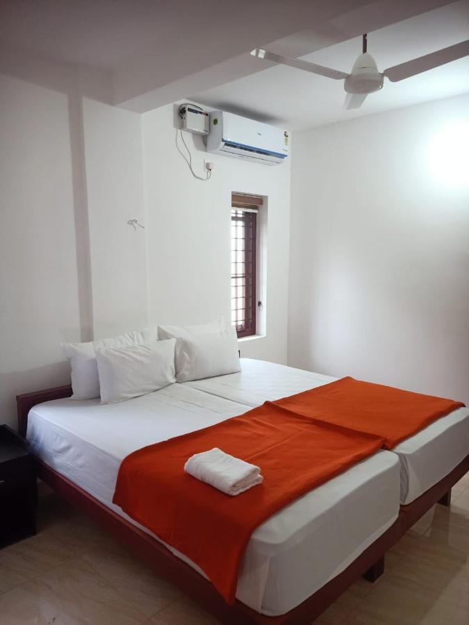 Grace Mary Residency Hotell Nedumbassery Exteriör bild