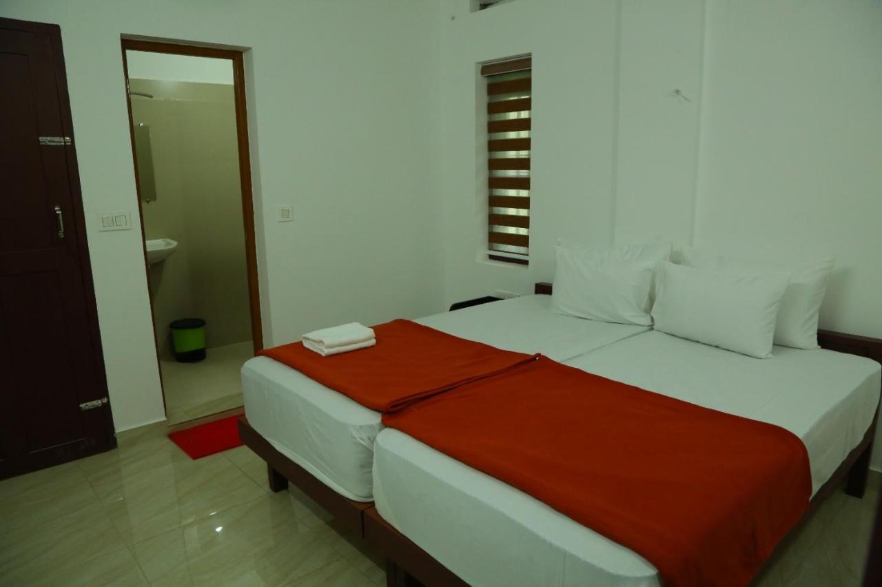 Grace Mary Residency Hotell Nedumbassery Exteriör bild